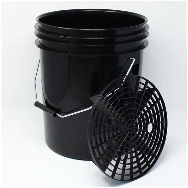 Bucket 5Gal Black With Grit Guard 1