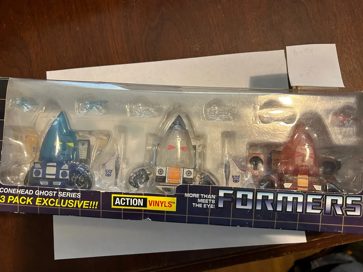 Tf Loyal Subjects Conehead Ghost Series 3-Pack 1