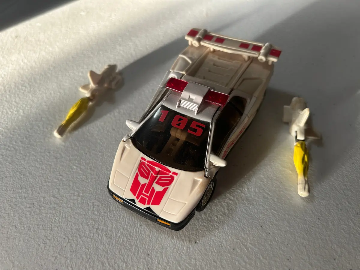 Tf Universe 1.0 Prowl Walmart Exclusive 1