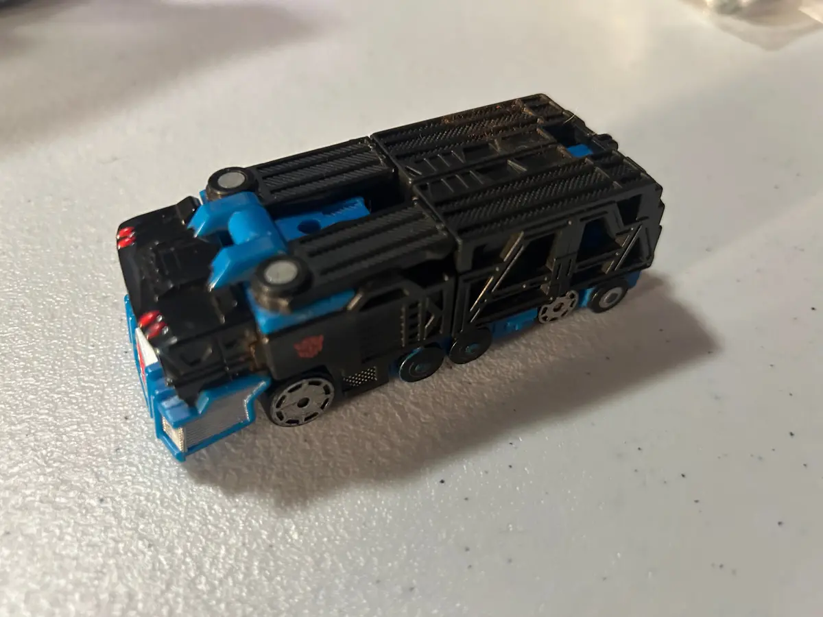 Tf Universe 1.0 Ultra Magnus Walmart Exclusive Spychanger 1