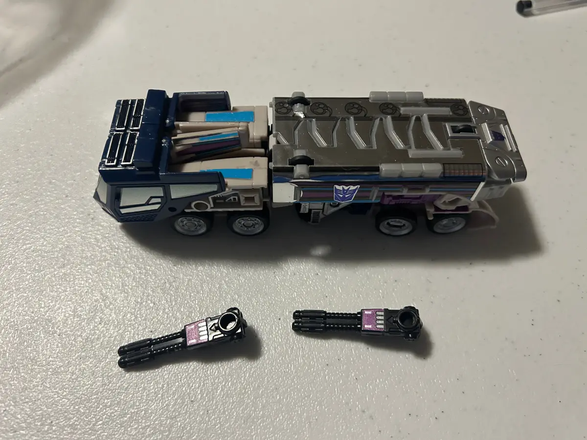Tf Universe 2.0 Tankor Deluxe W/ Reprolabels 1