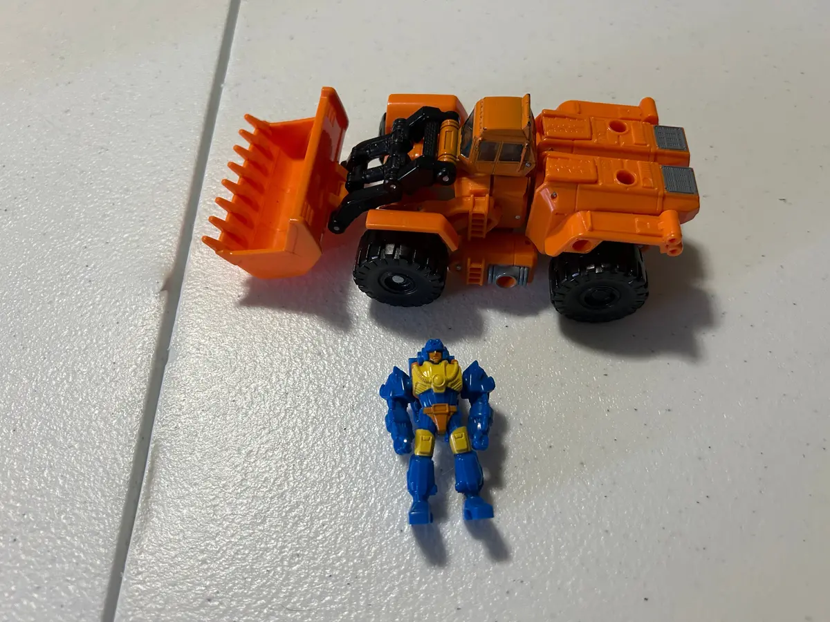 Tf Generations Scoop Dlx Incomplete 1