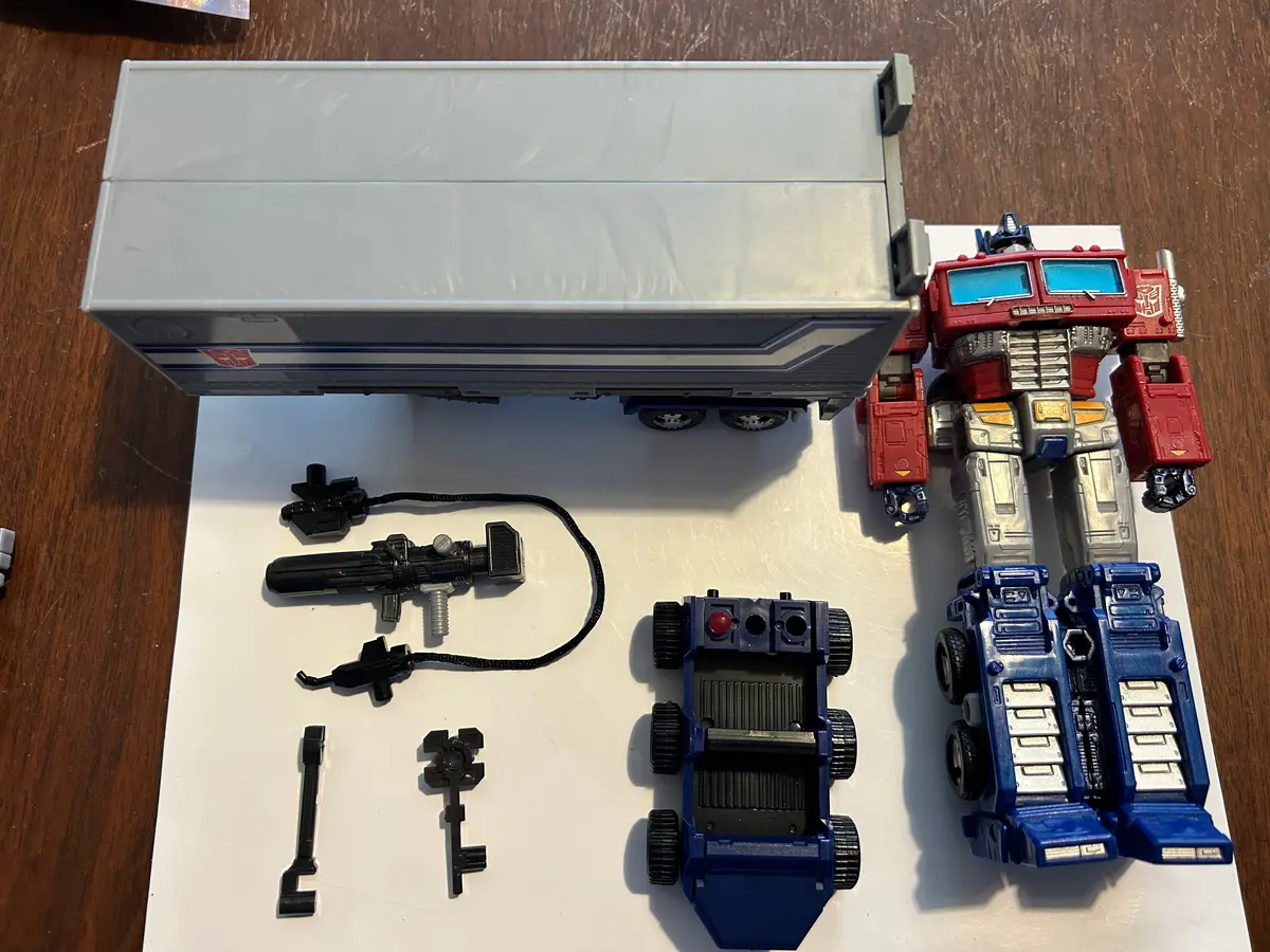 Tf Earthrise Optimus Prime W/ Nonnef Upgrades 1