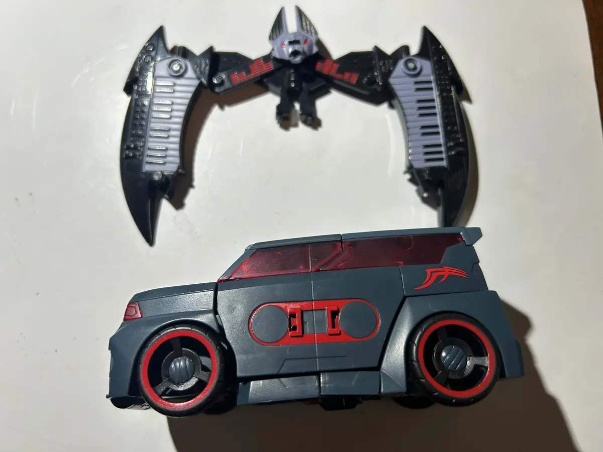 Tf Animated Electrostatic Soundwave Deluxe 1