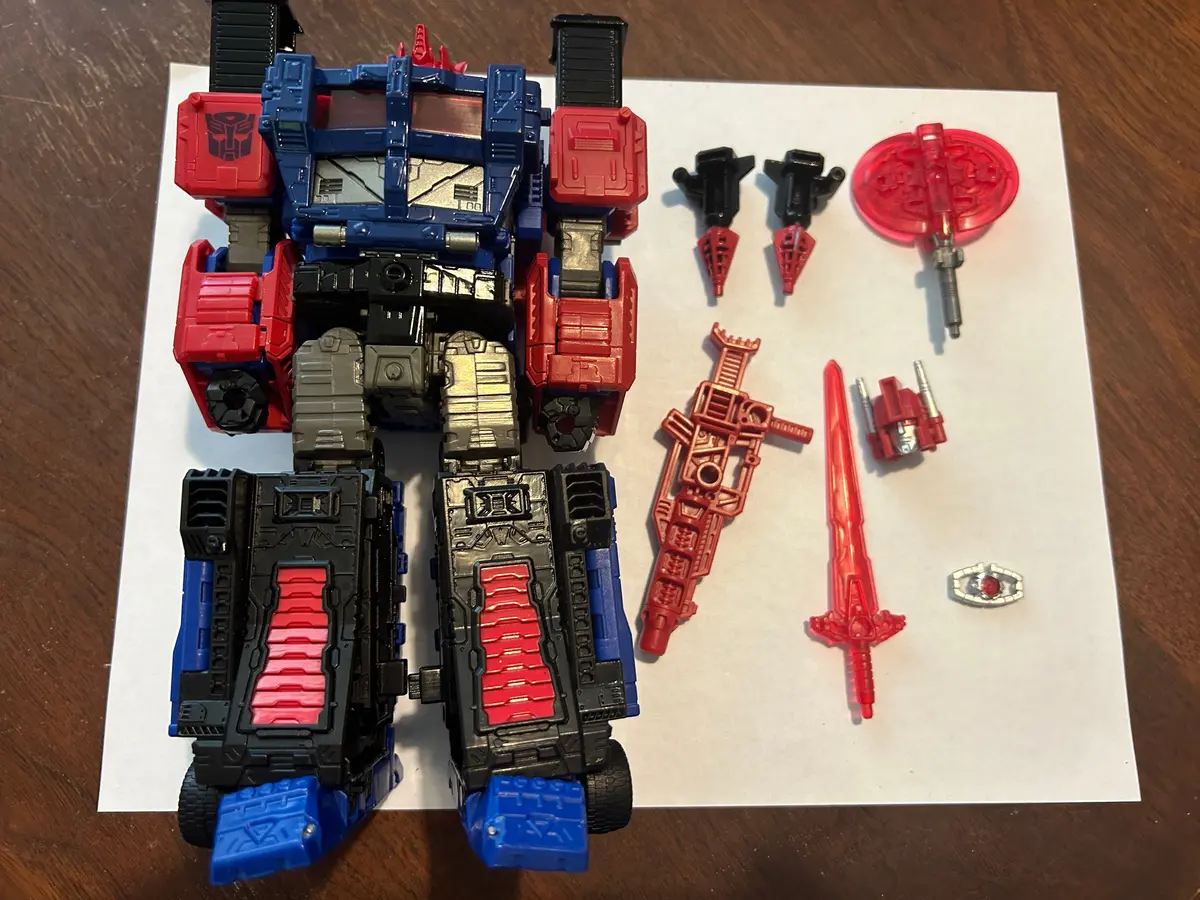 Tf Legacy Selects Ultra Magnus Shattered Glass 1