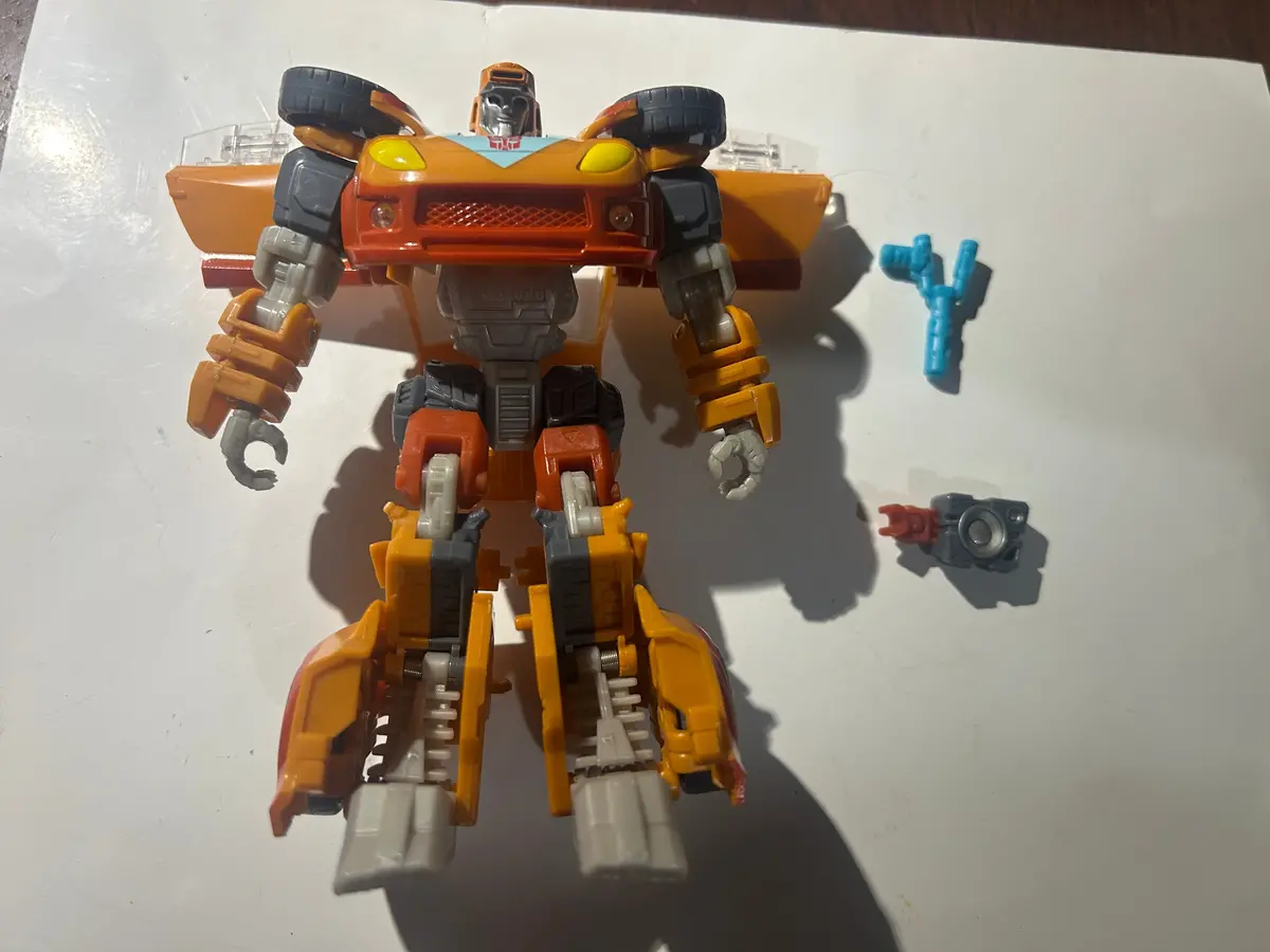 Tf Generations Wheelie Gdo Dlx Incomplete 1