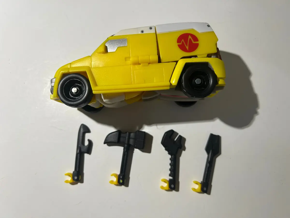 Tf Animated Rescue Ratchet Dlx (Target Excl) 1