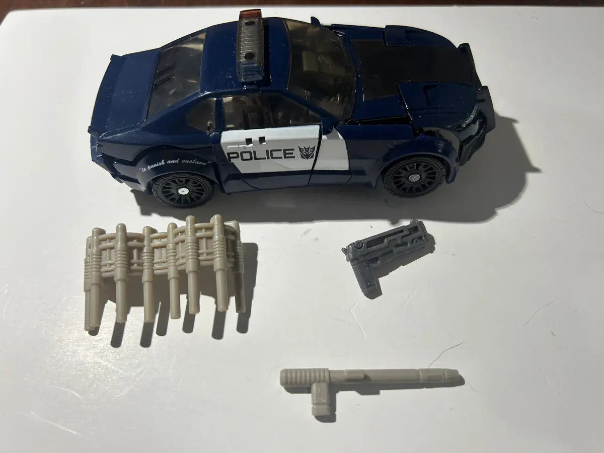 Tf Movie 5 Tlk Barricade Dlx 1