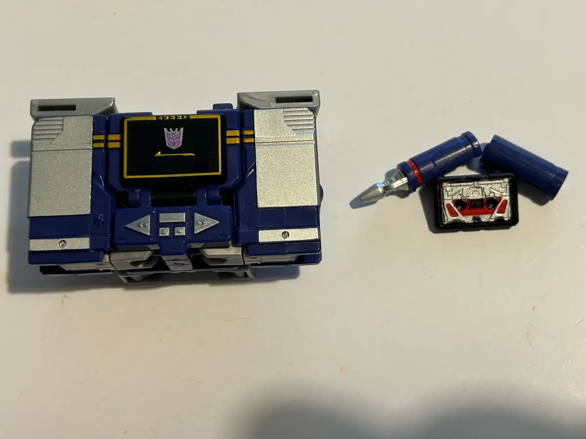 Tf Legacy Soundwave Core Class 1