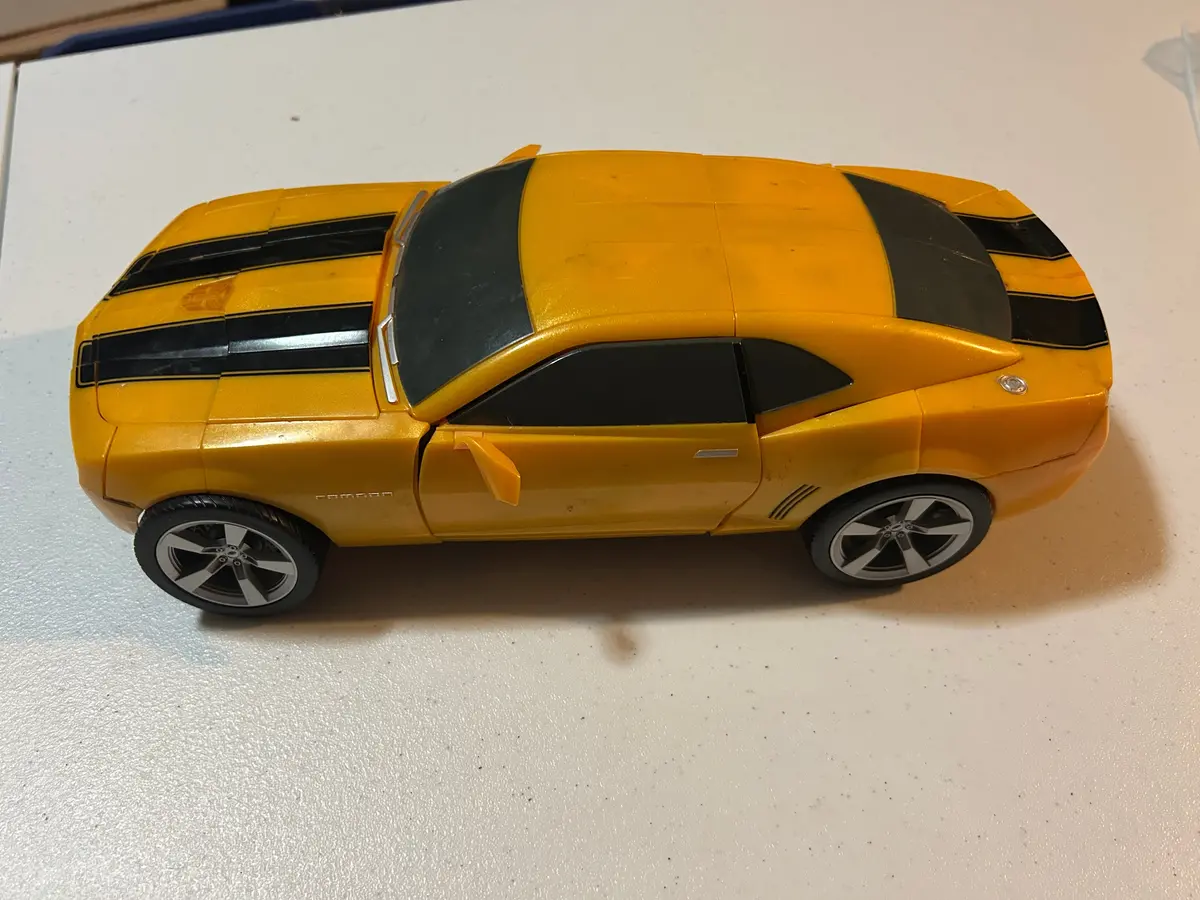 Tf Movie 1 Ultimate Bumblebee 1