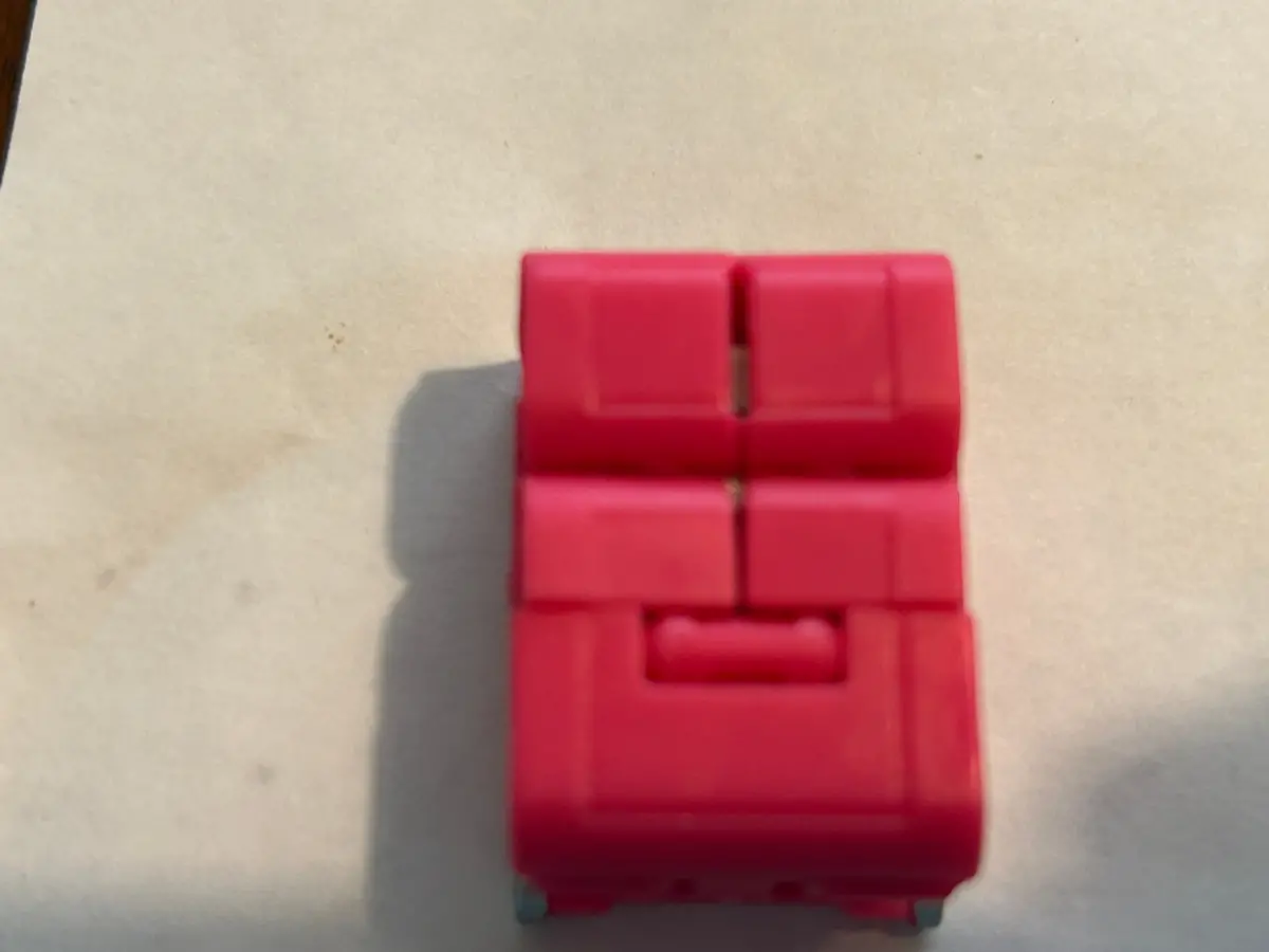 Tf Botbots Series 5.0 Tidy Trunksky 1