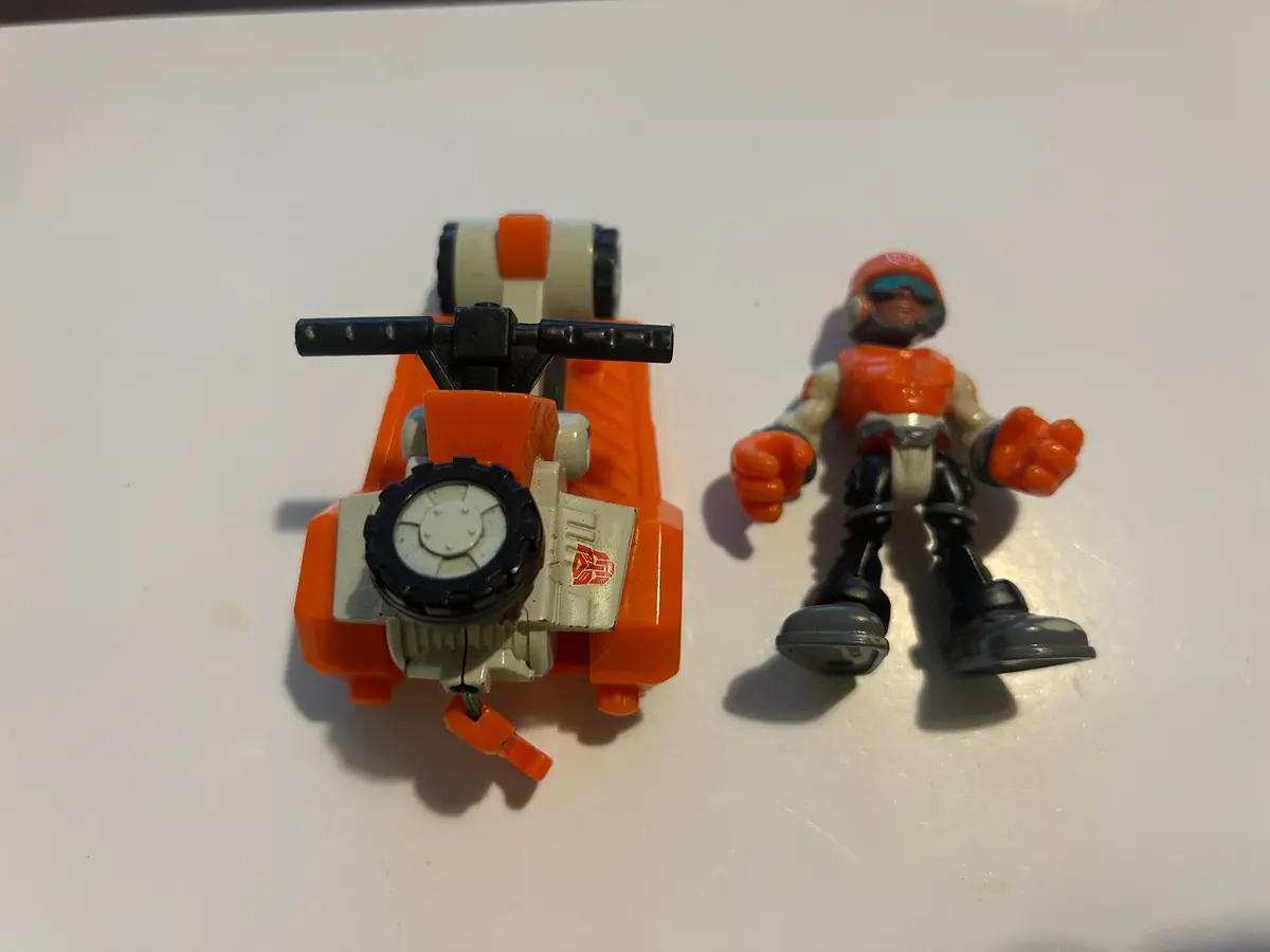Tf Rescue Bots Sawyer Storm & Rescue Winch 1