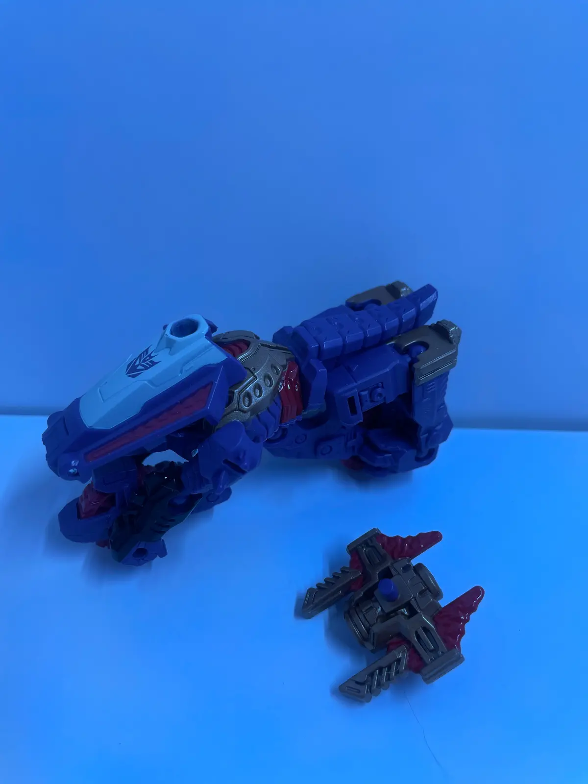 Tf Legacy Iguanus 1