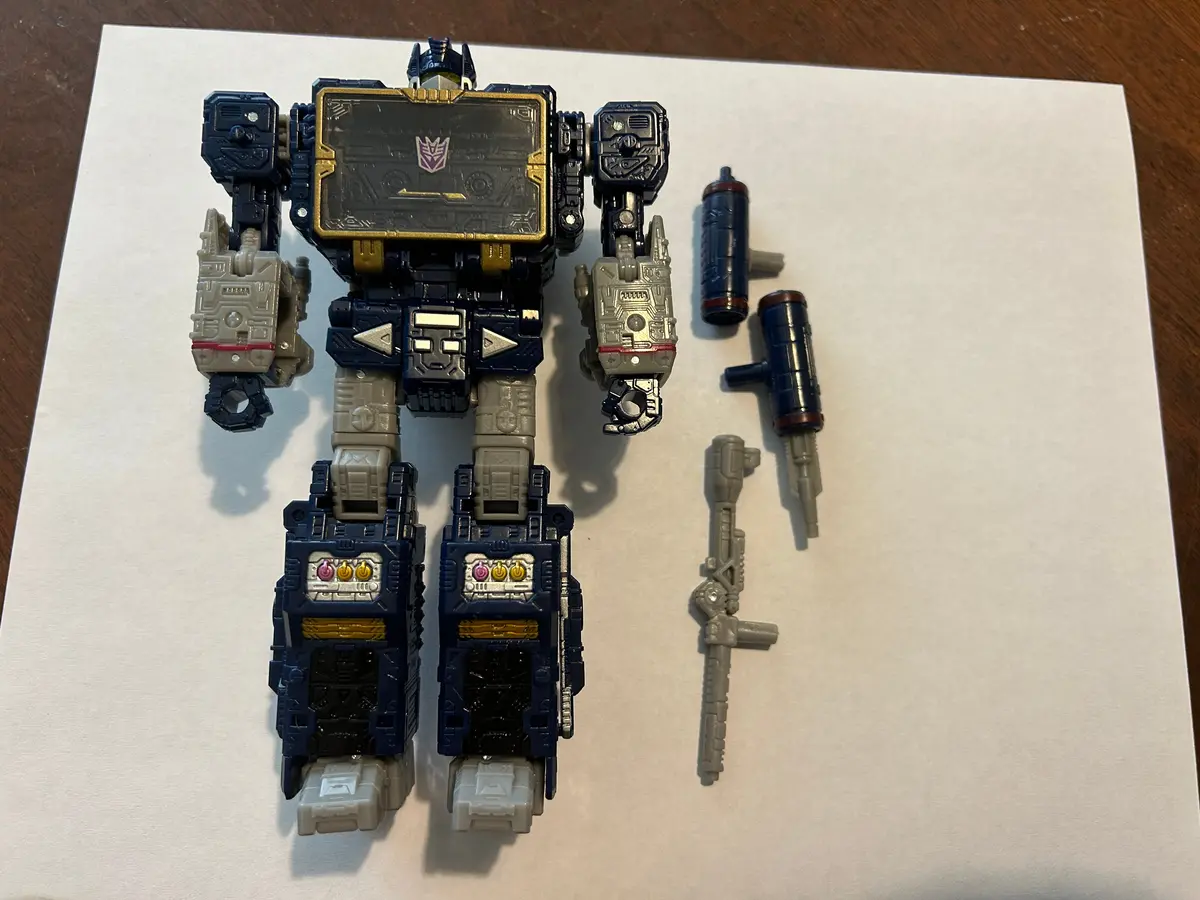 Tf Legacy Soundwave 1